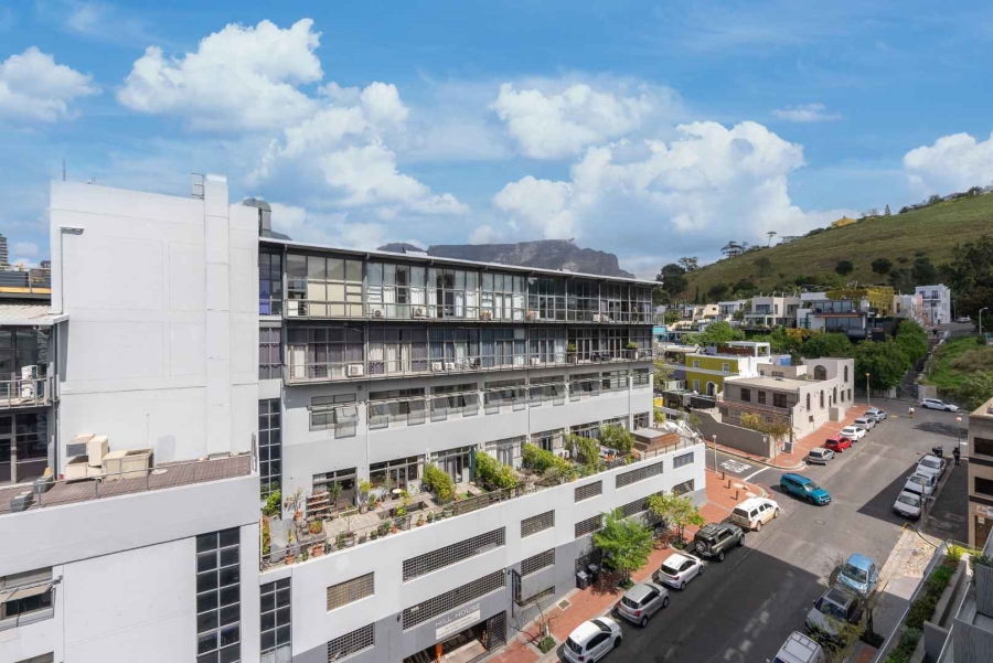 2 Bedroom Property for Sale in Green Point Western Cape